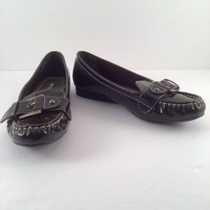 Nickels Soft Women’s Loafer Dark Brown Patent Leather Buckle
